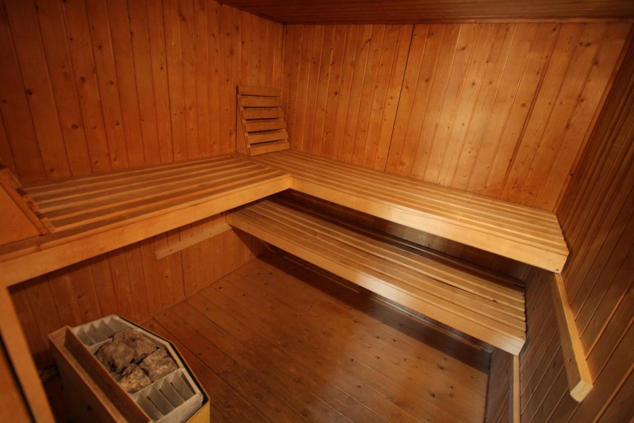 Appartement met eigen sauna en sport-en spelruimte Ee Buitenkant foto