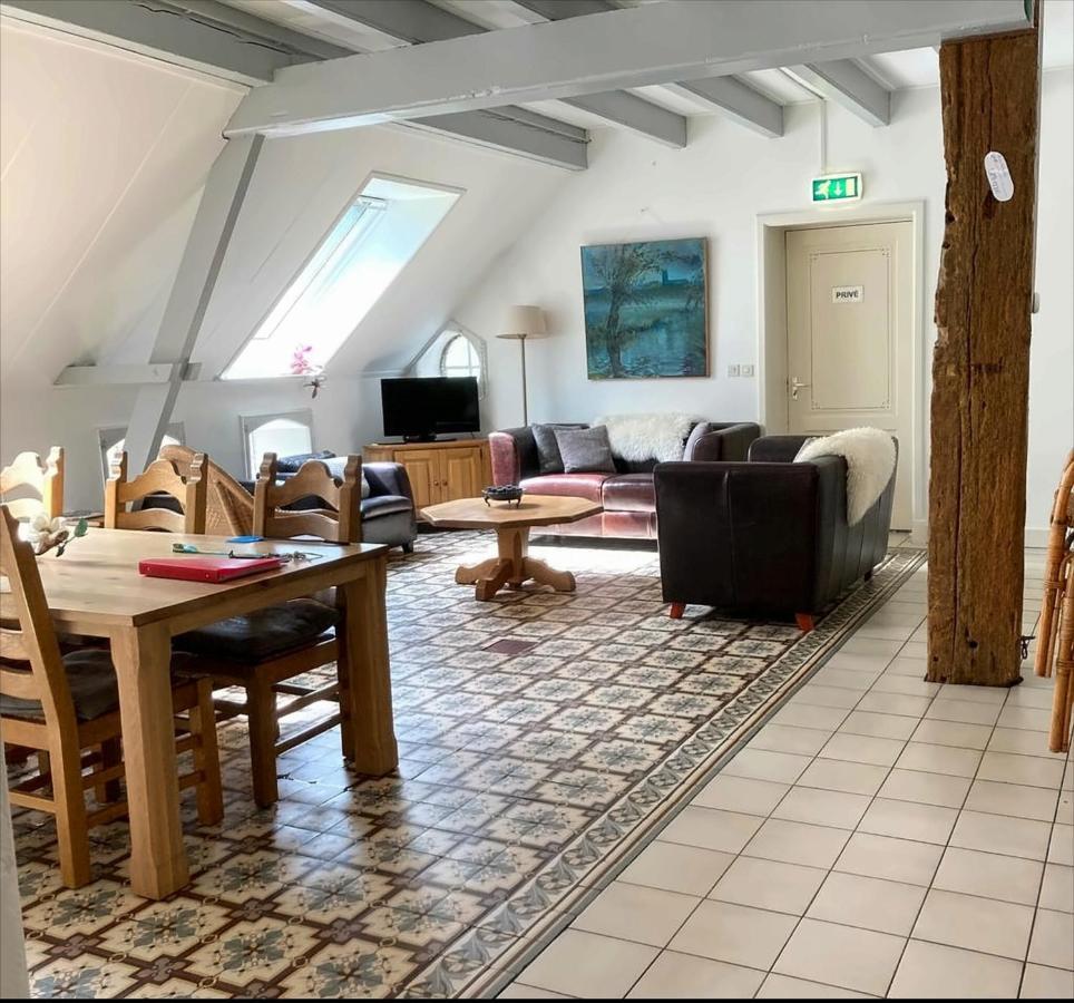 Appartement met eigen sauna en sport-en spelruimte Ee Buitenkant foto
